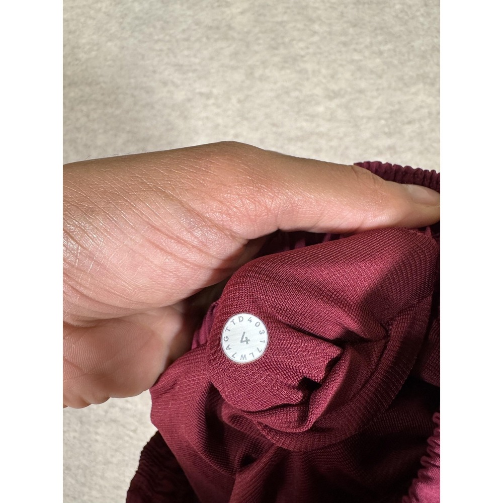 Lululemon Running Shorts Womens 4 Purple Lined Zip Pocket Mesh 3 In Split Hem - Picture 4 of 15